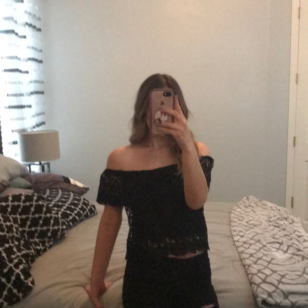 Sexy lace mid-crop top